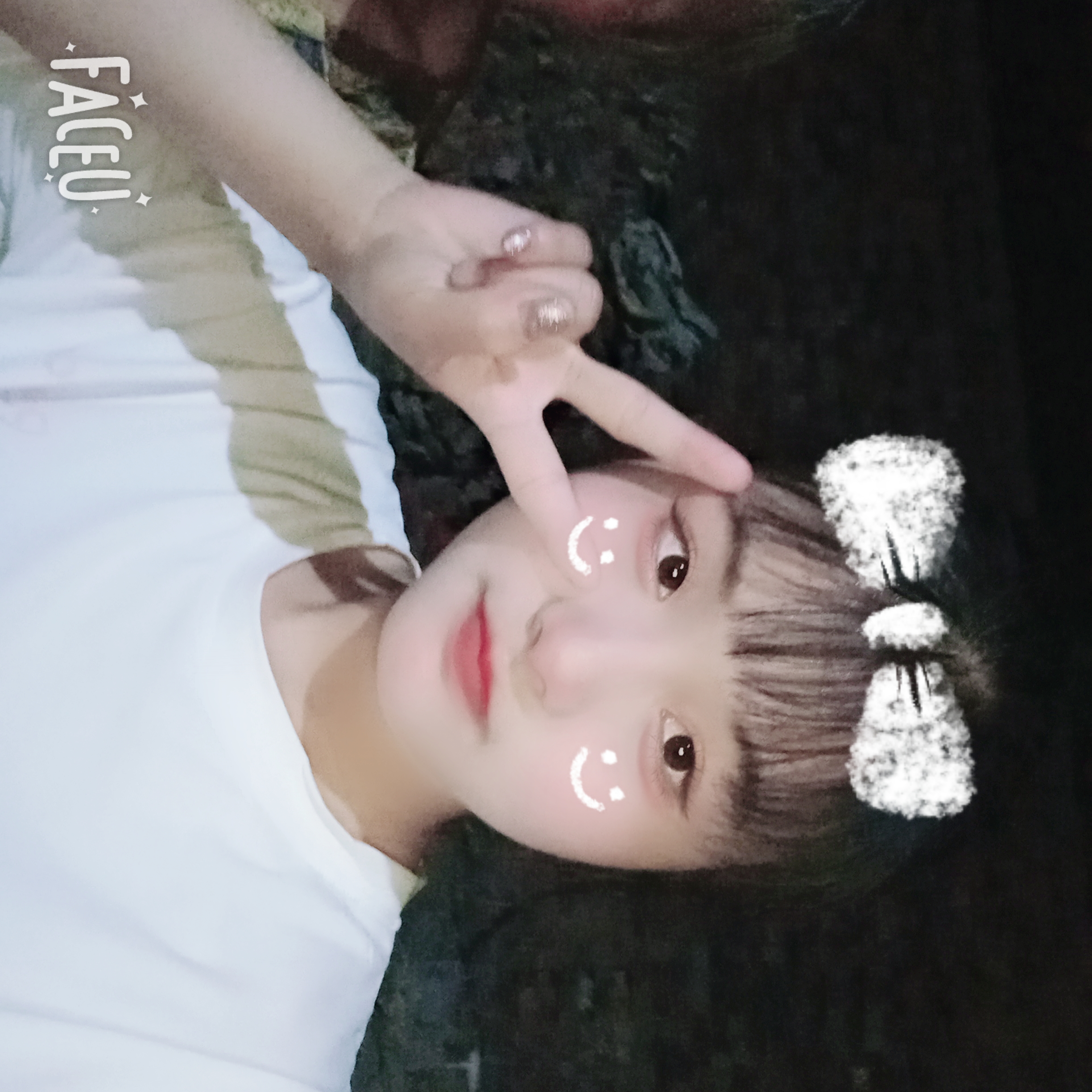 书本拿优美的照片