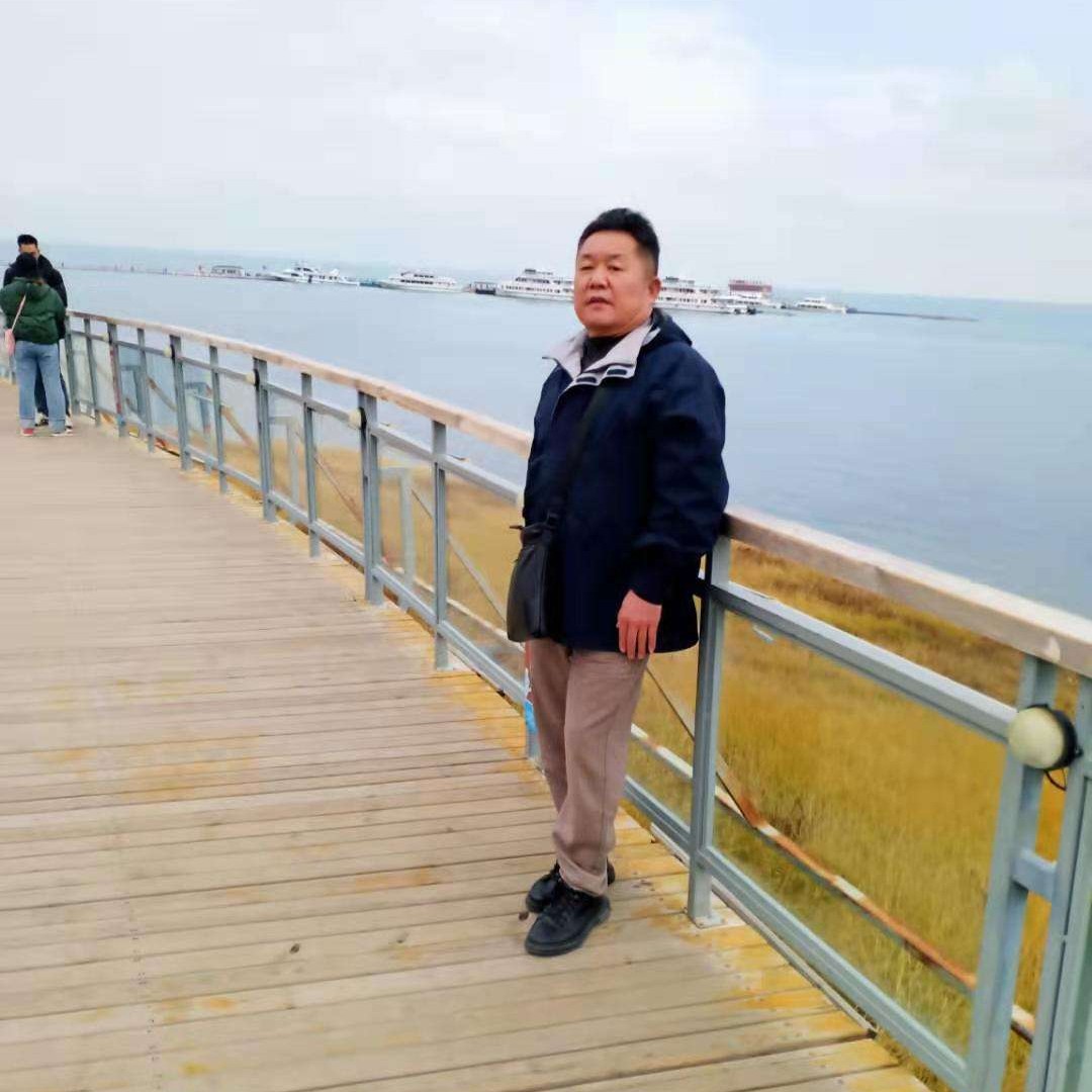 白云住蓝天的照片