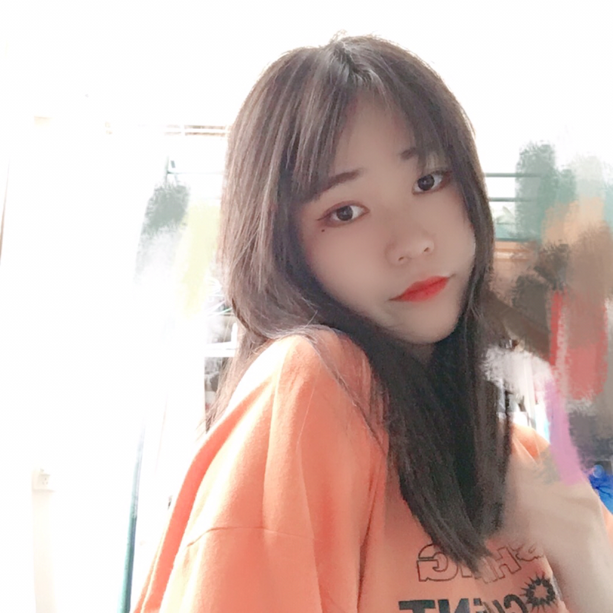 臭宝爱吃草莓的照片