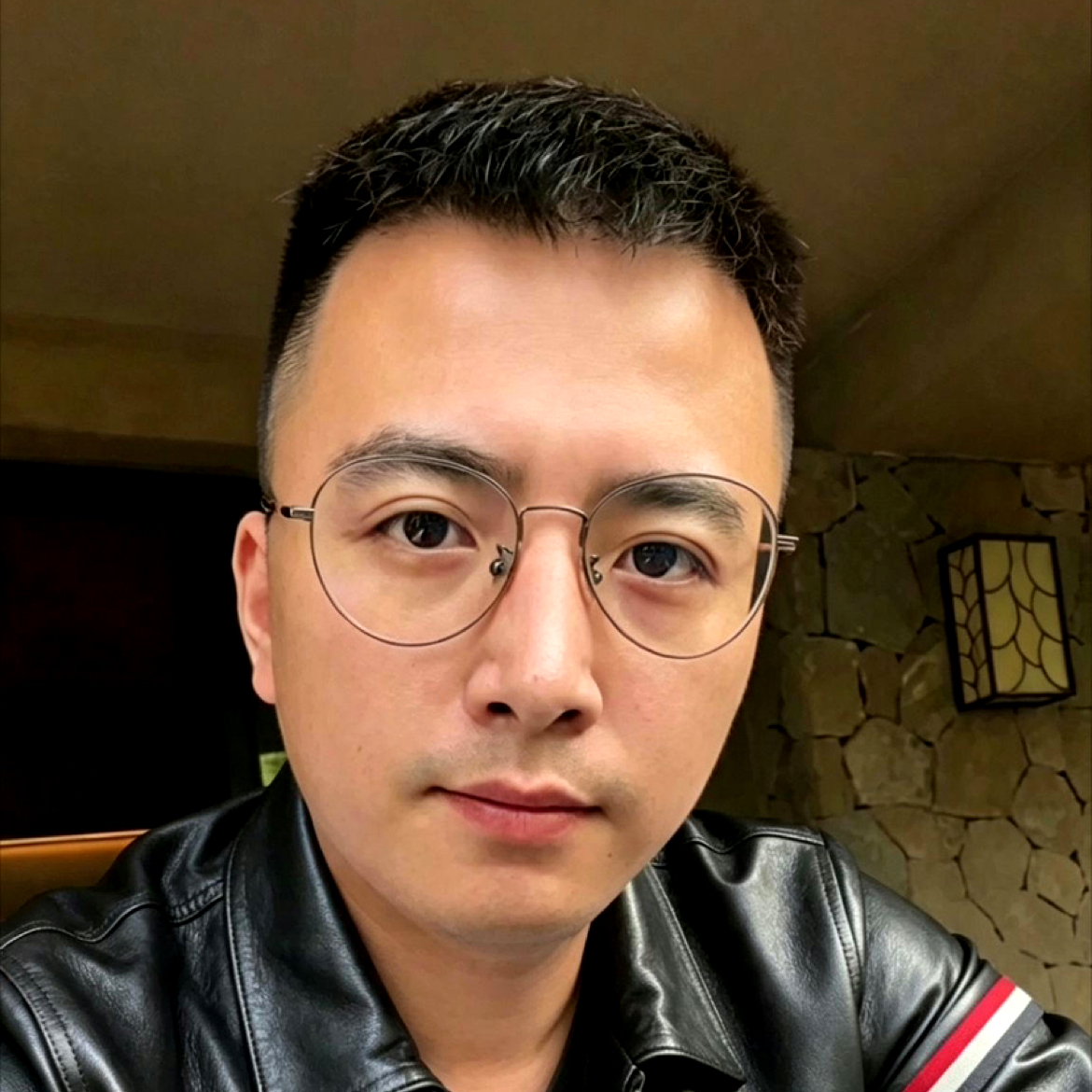 巉云踏天的照片