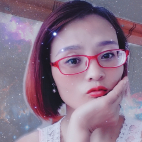 越努力越幸运小美的照片