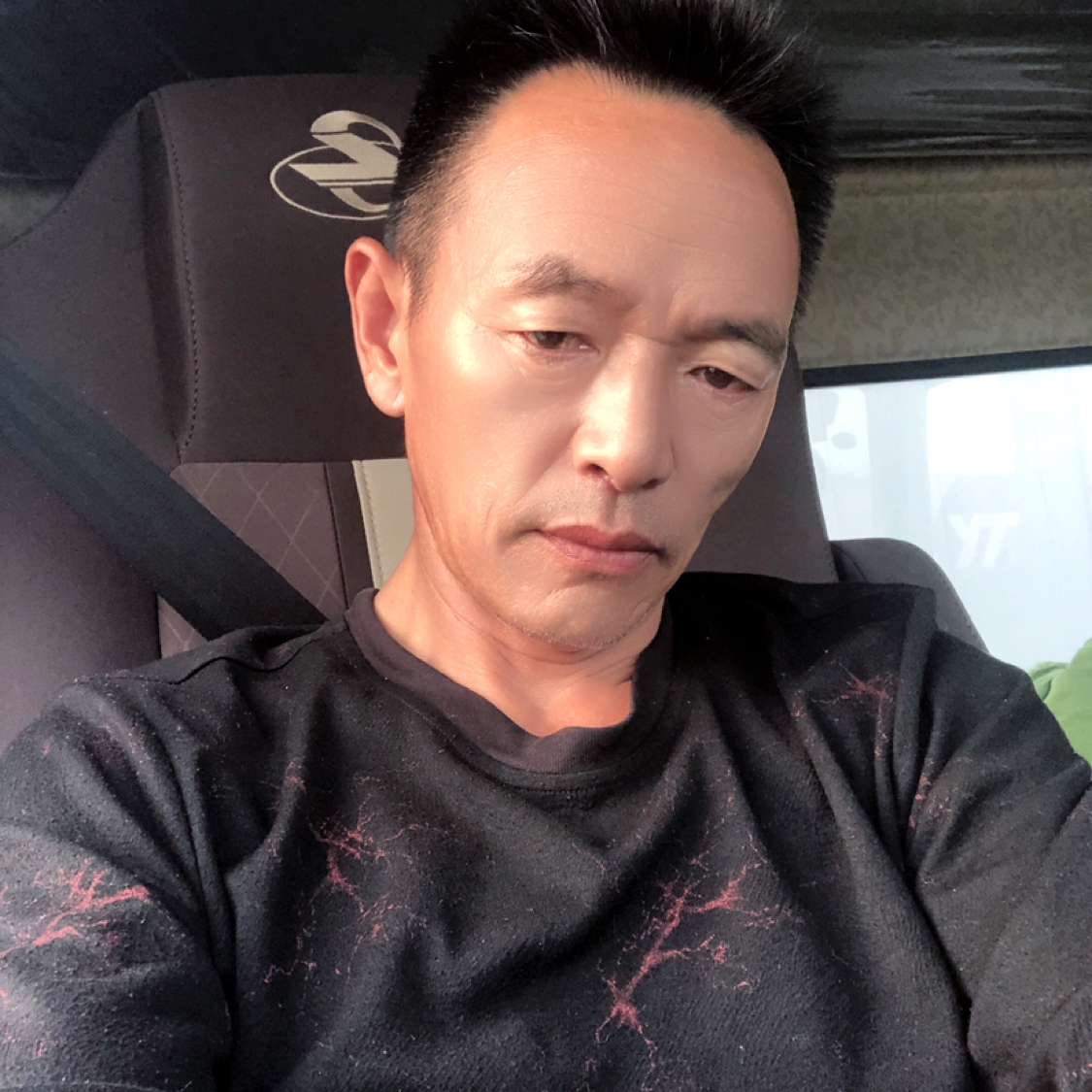 身影闻彼年的照片