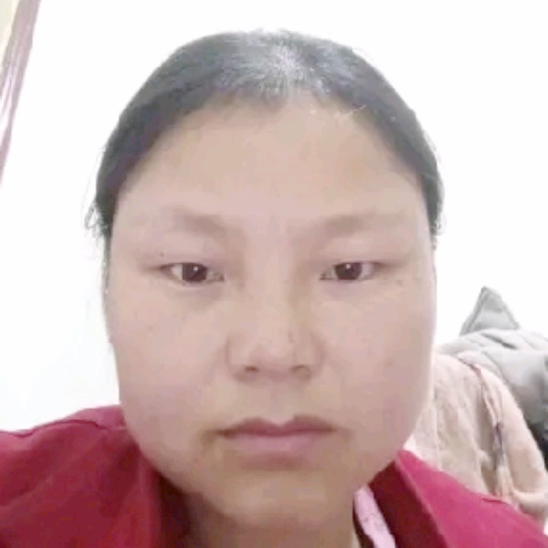 天寂深拥清秀的照片