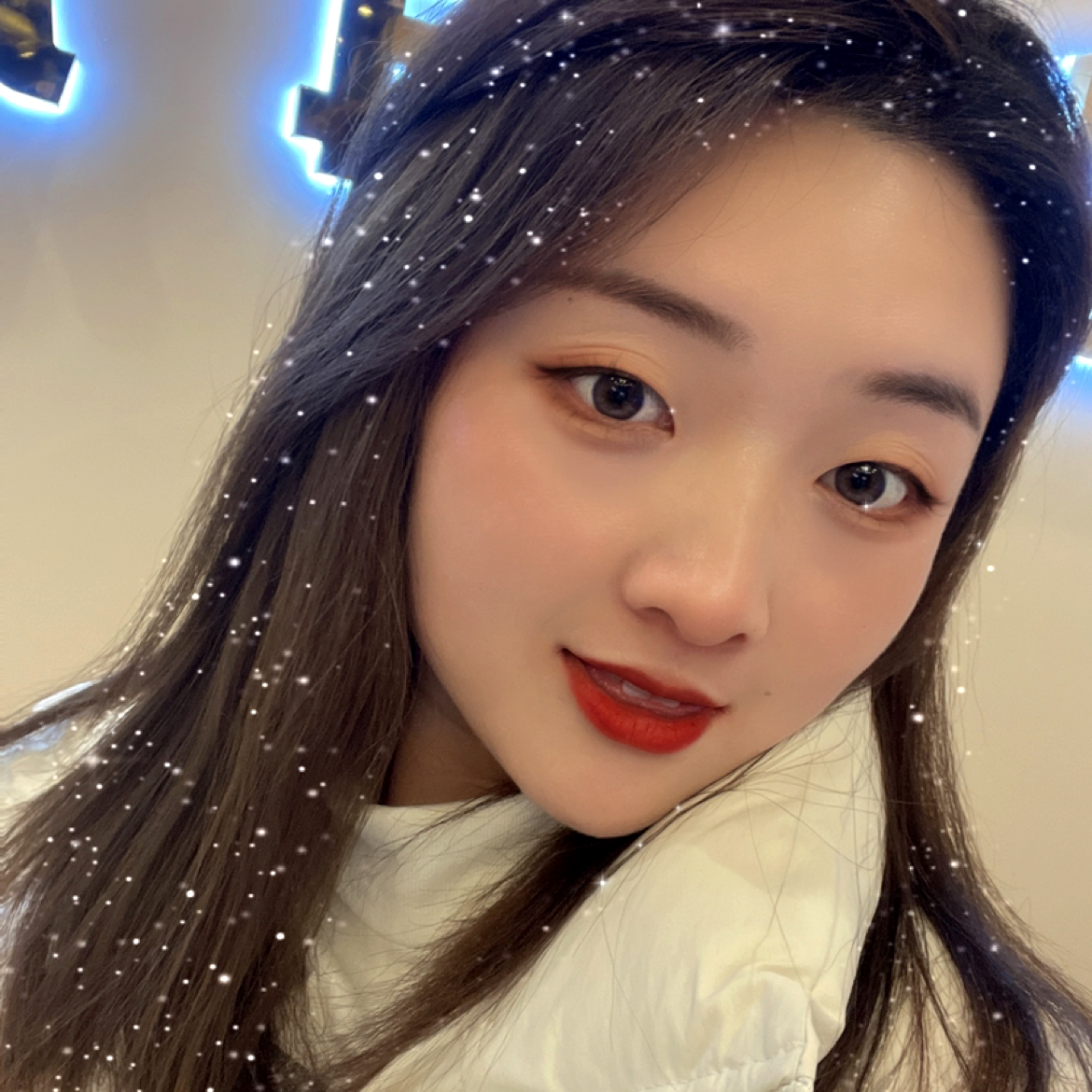 龙猫回眸专一的照片