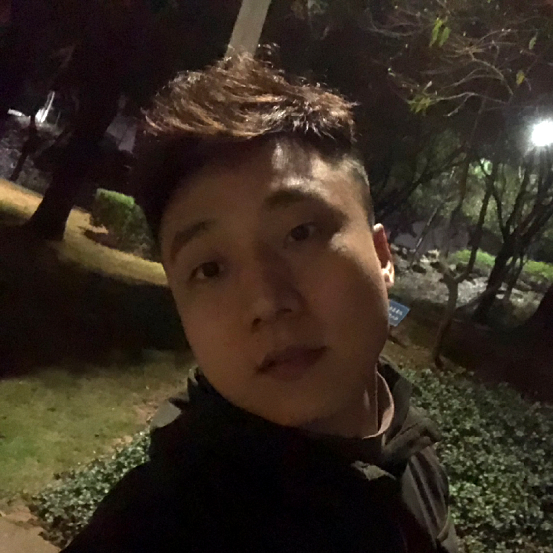 阿伟的照片