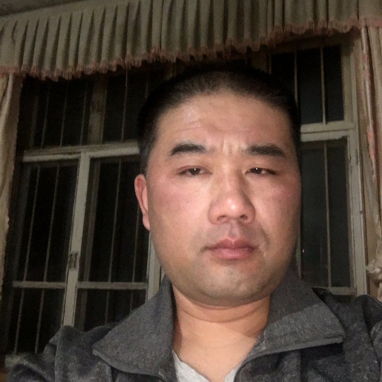 中心蹁跹痴情的照片