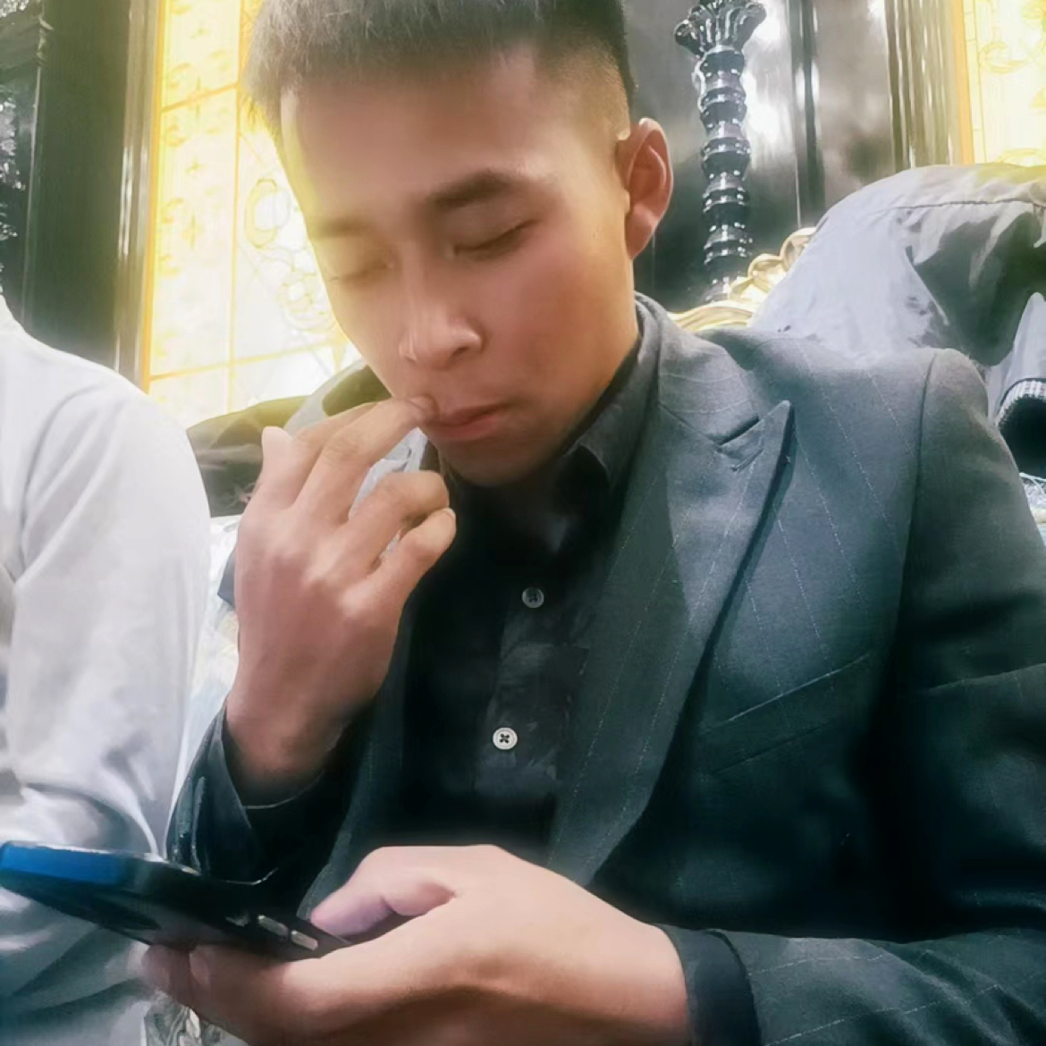 白衣胜雪的照片