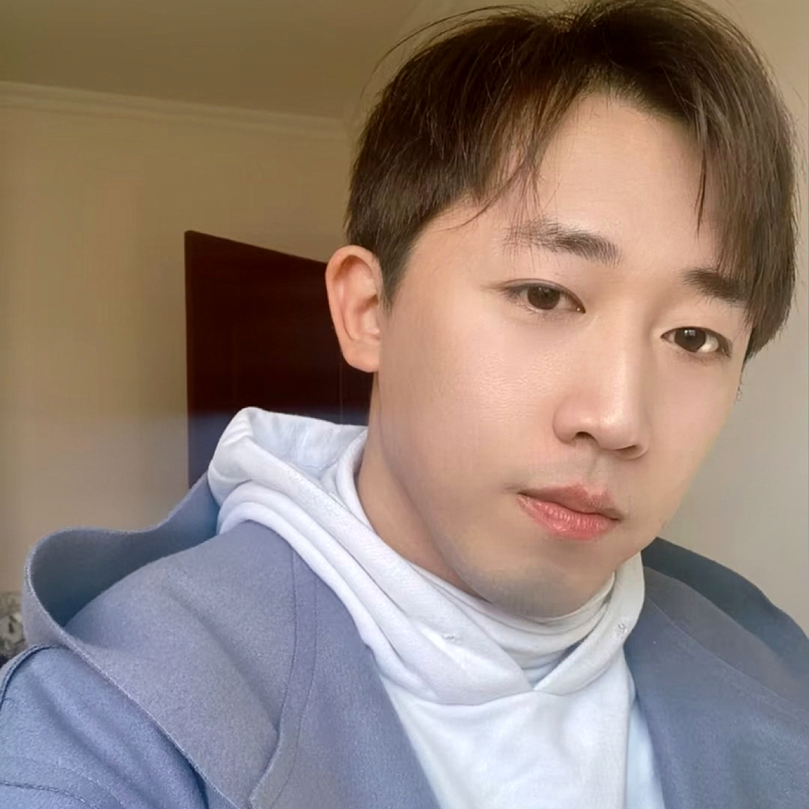 多次婉拒迪丽热巴的照片
