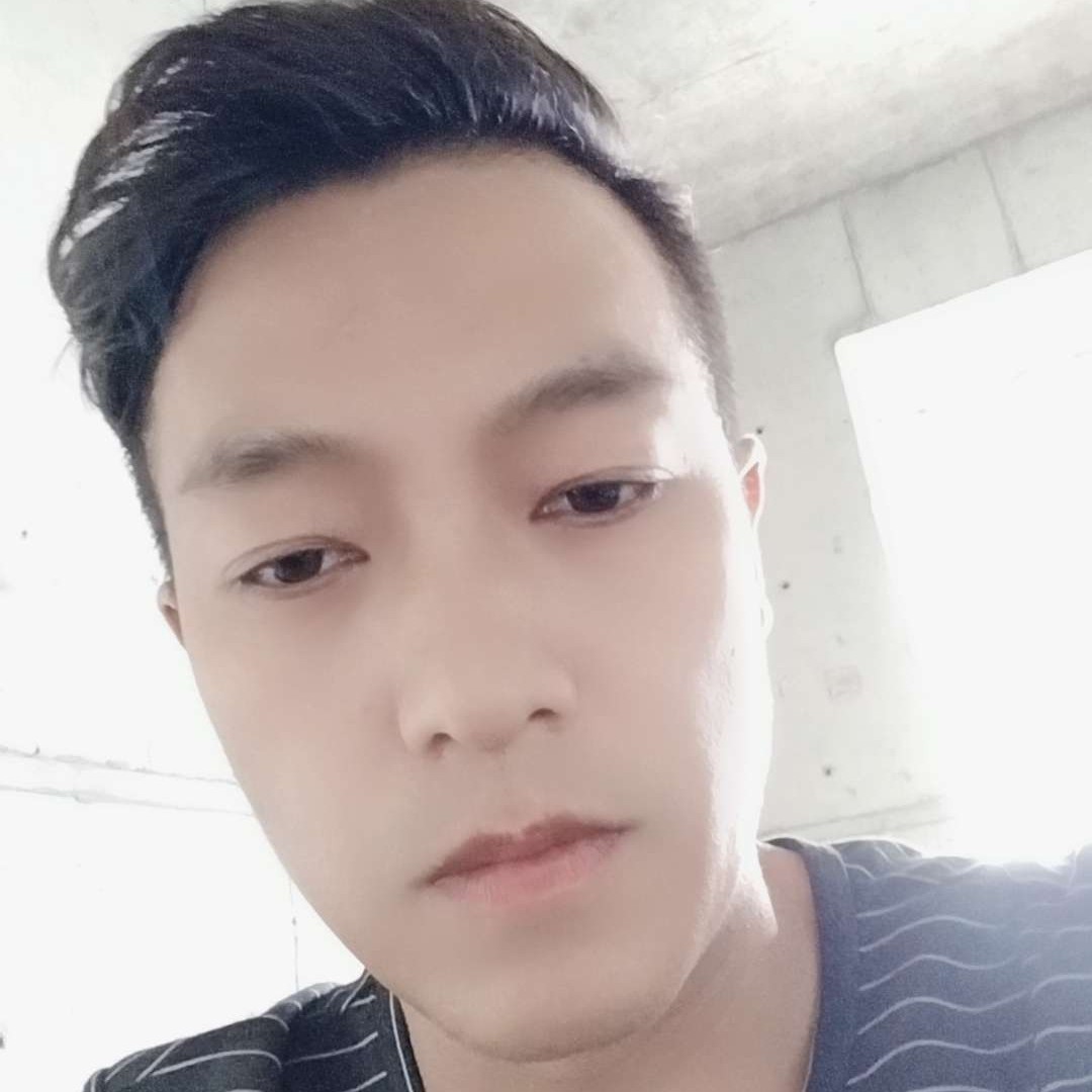 哭泣de布隆的照片