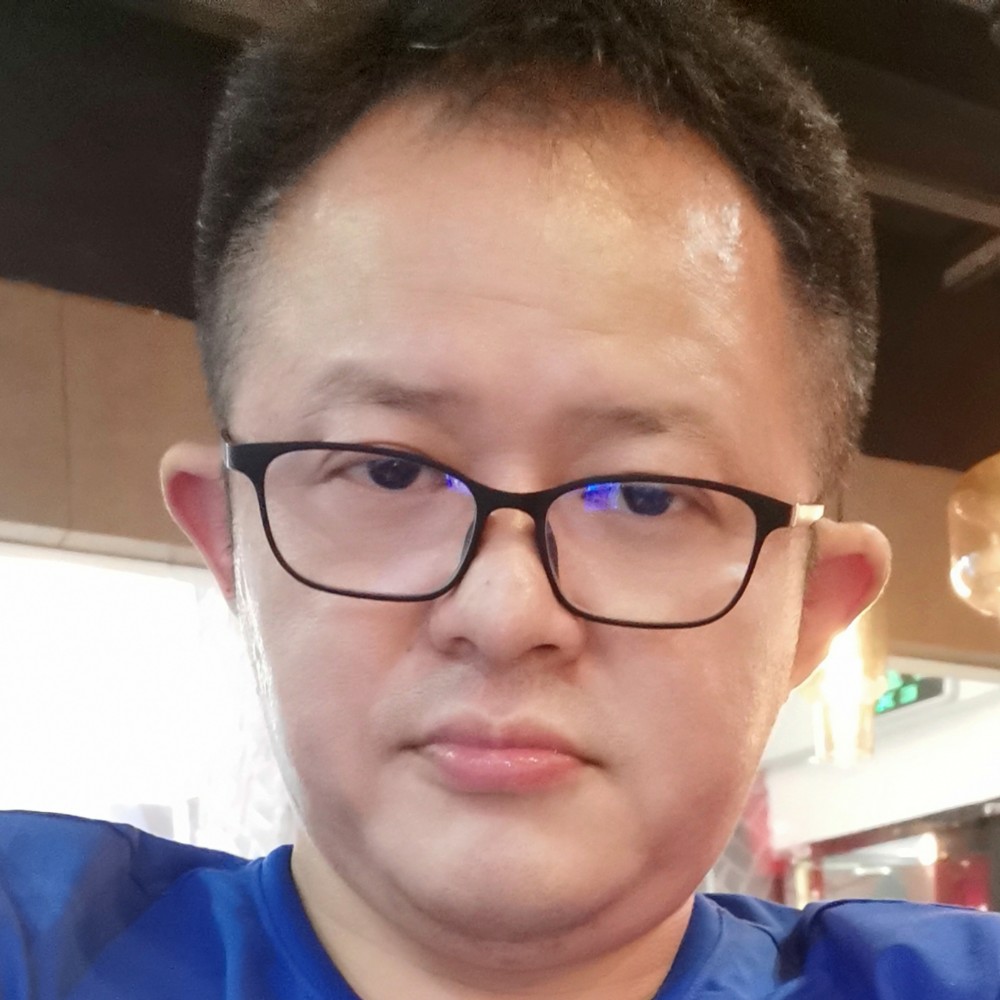 上海随合男人的照片