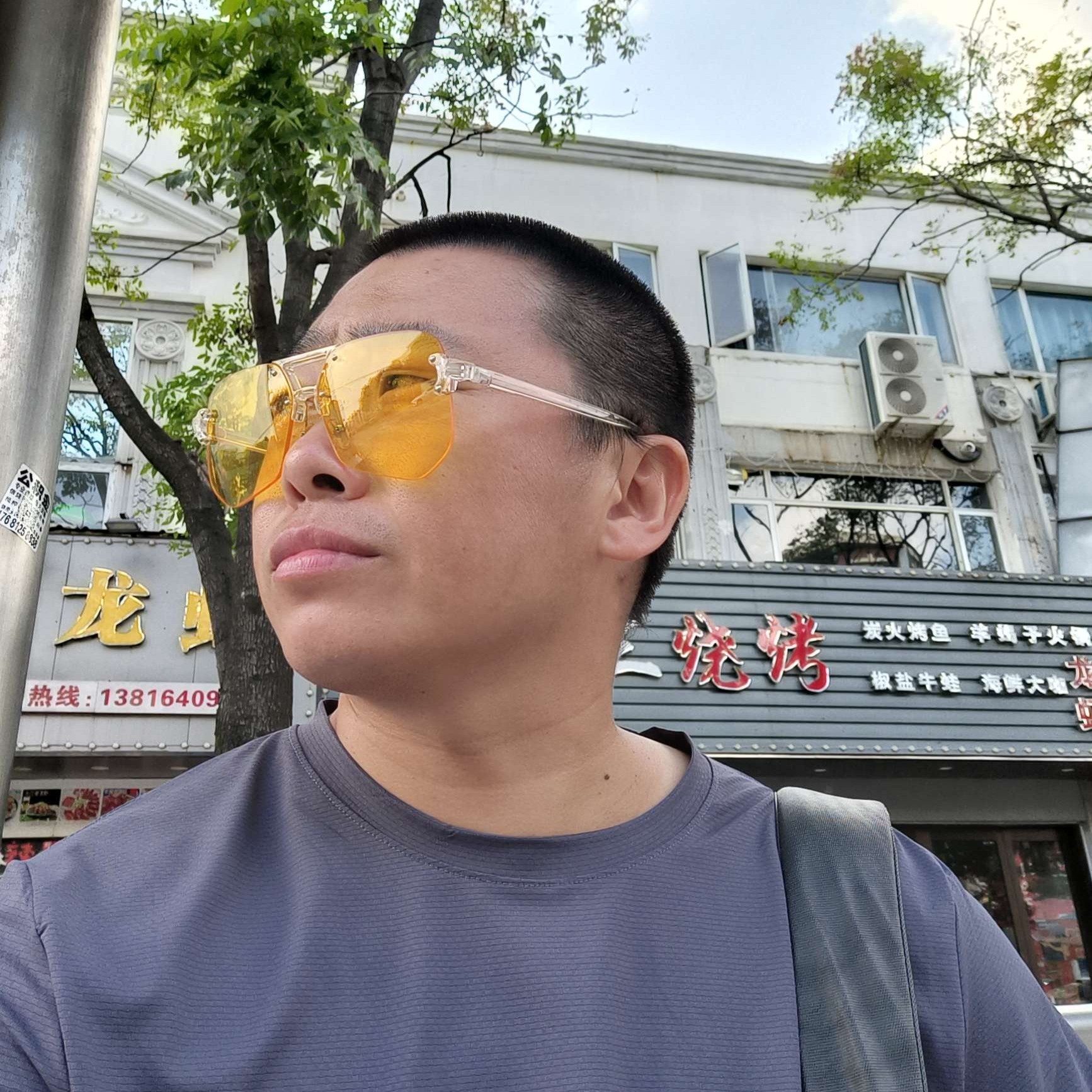 沉稳的阿健的照片