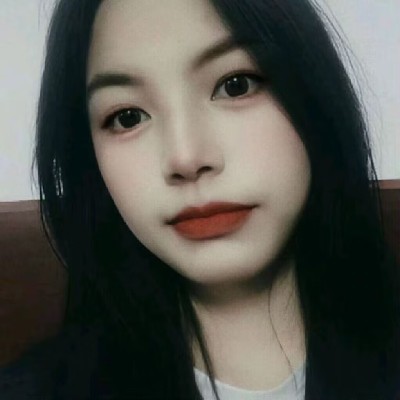 彼年保卫鸵鸟的照片