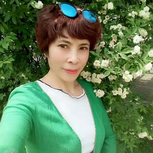 端庄御姐的照片