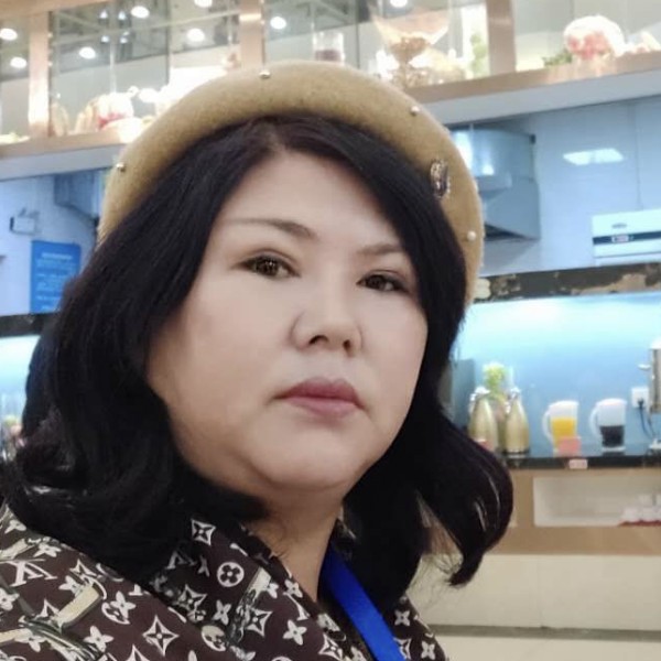 杨莉沙，喜欢军人的照片