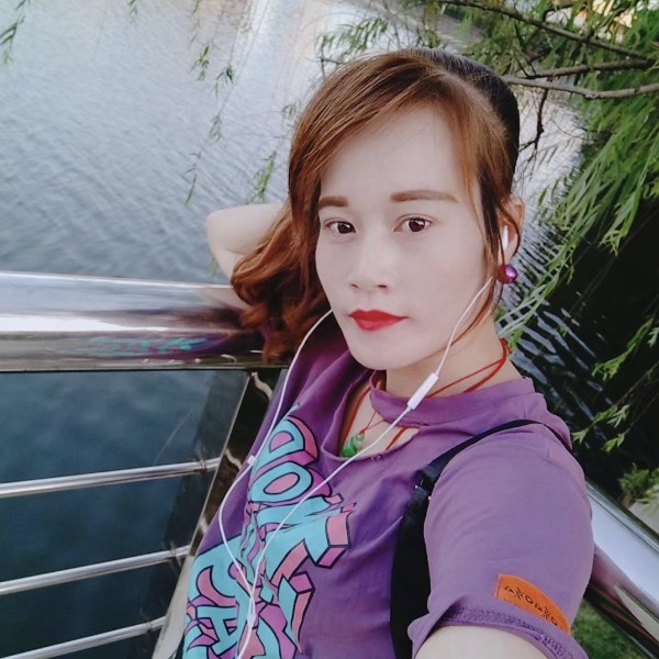 老虎回眸暧昧的照片