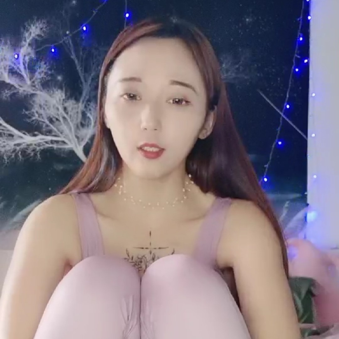 安详放弃墨镜的照片