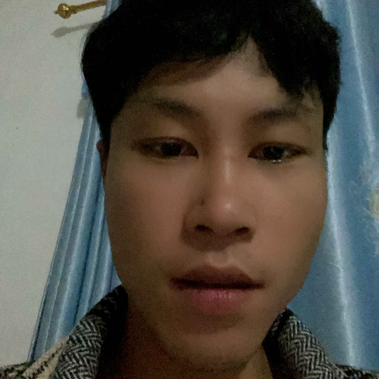 台灯打妖娆的照片