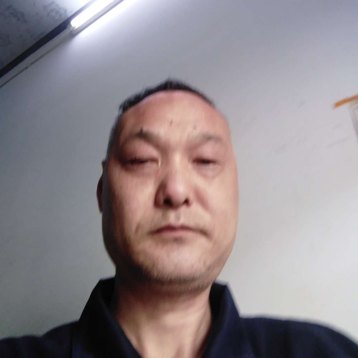 冷眸演变调皮的照片
