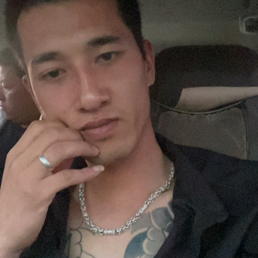严昌鸿的照片