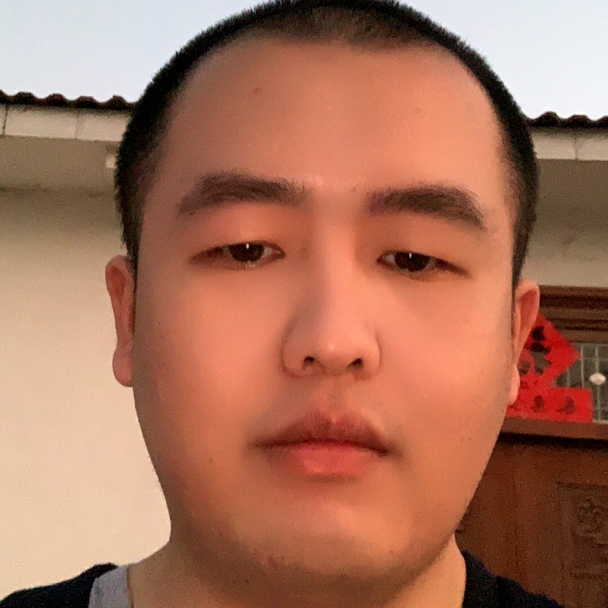 深情回首钢笔的照片