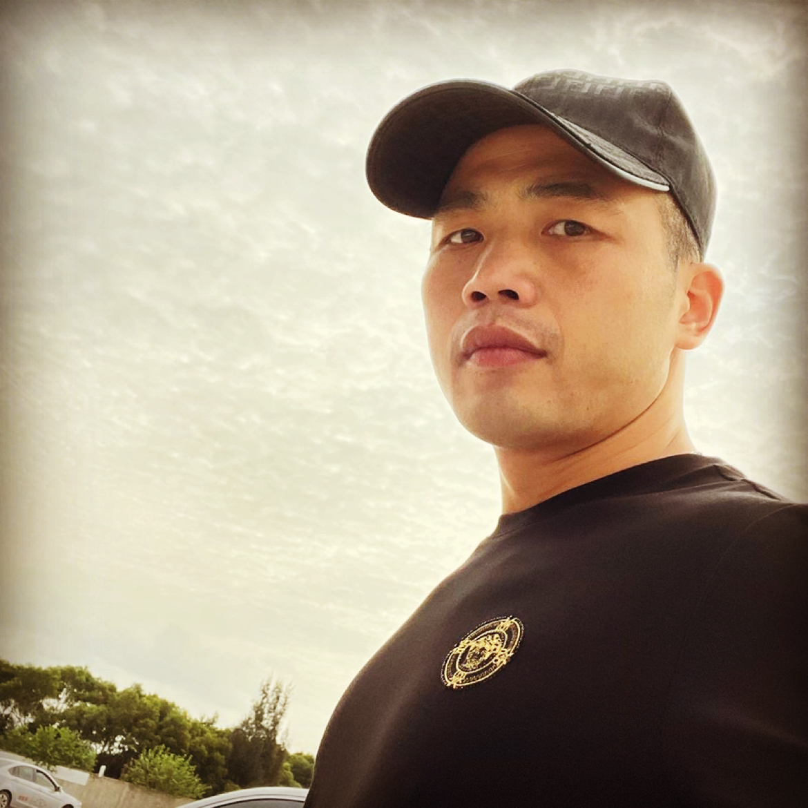 身影爱多情的照片