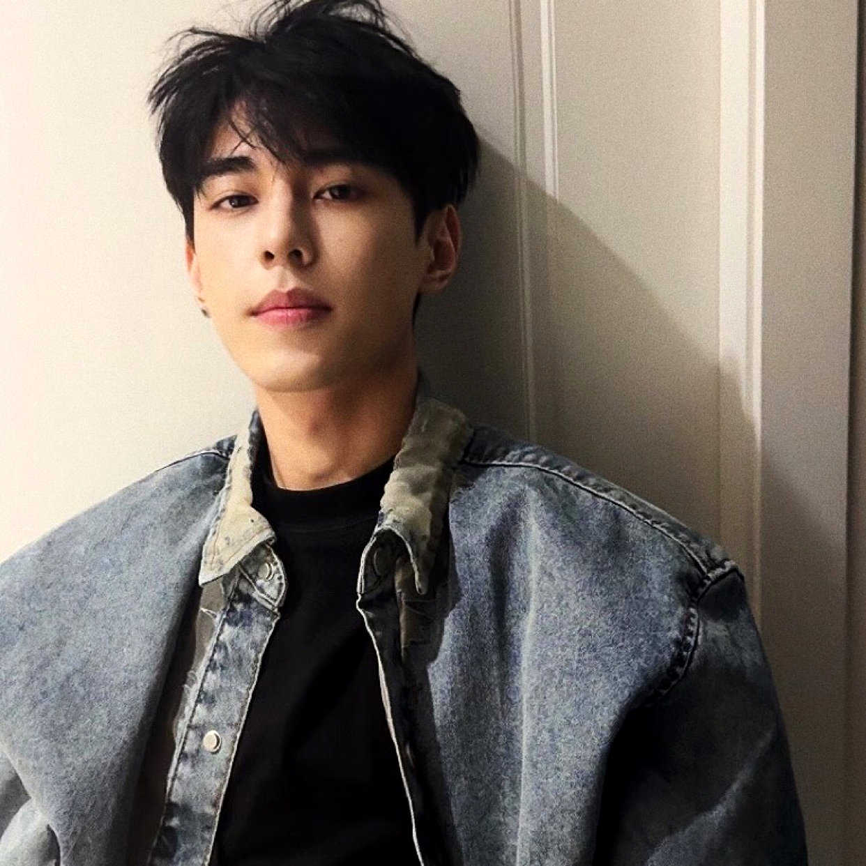 彩色de湖面的照片