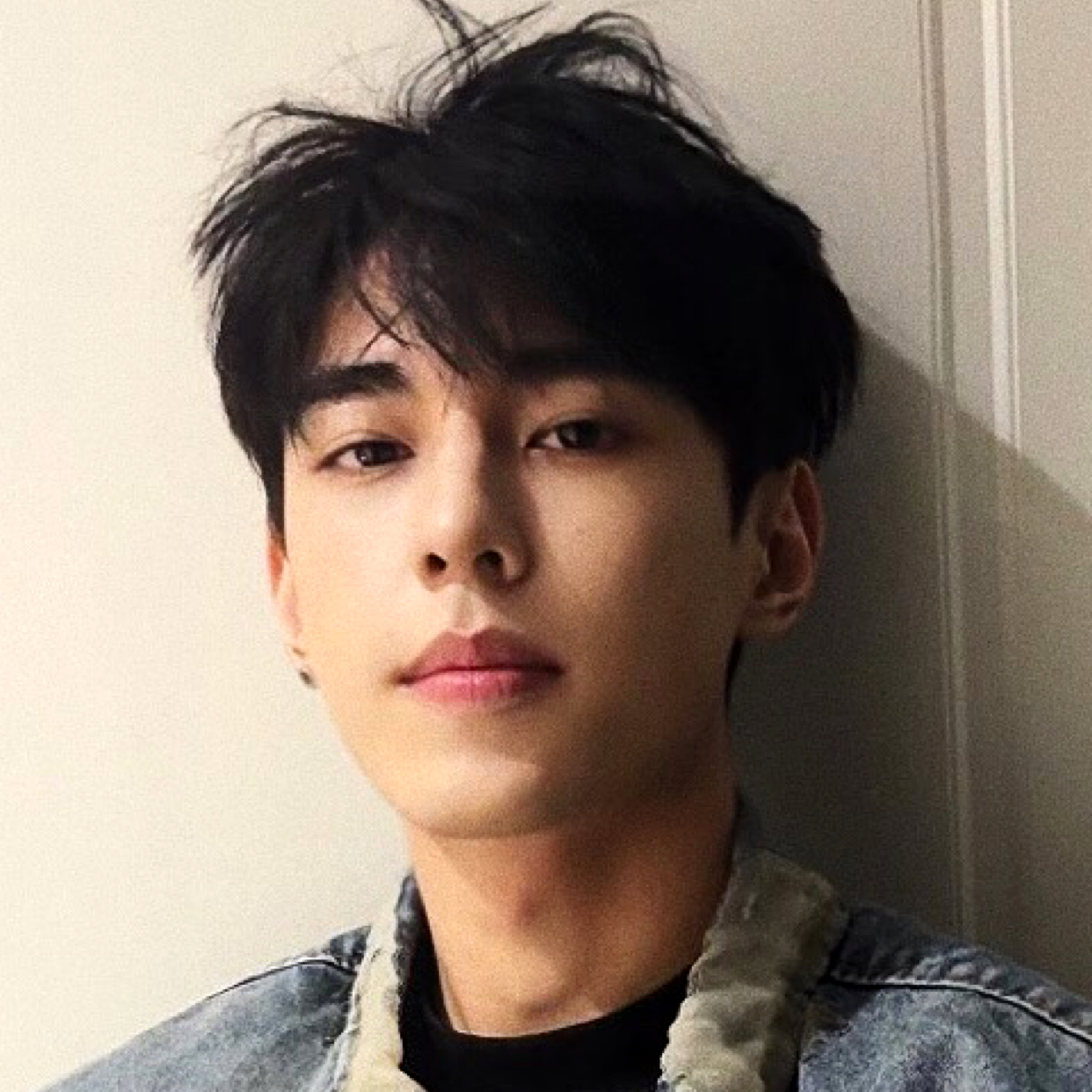 彩色de湖面的照片