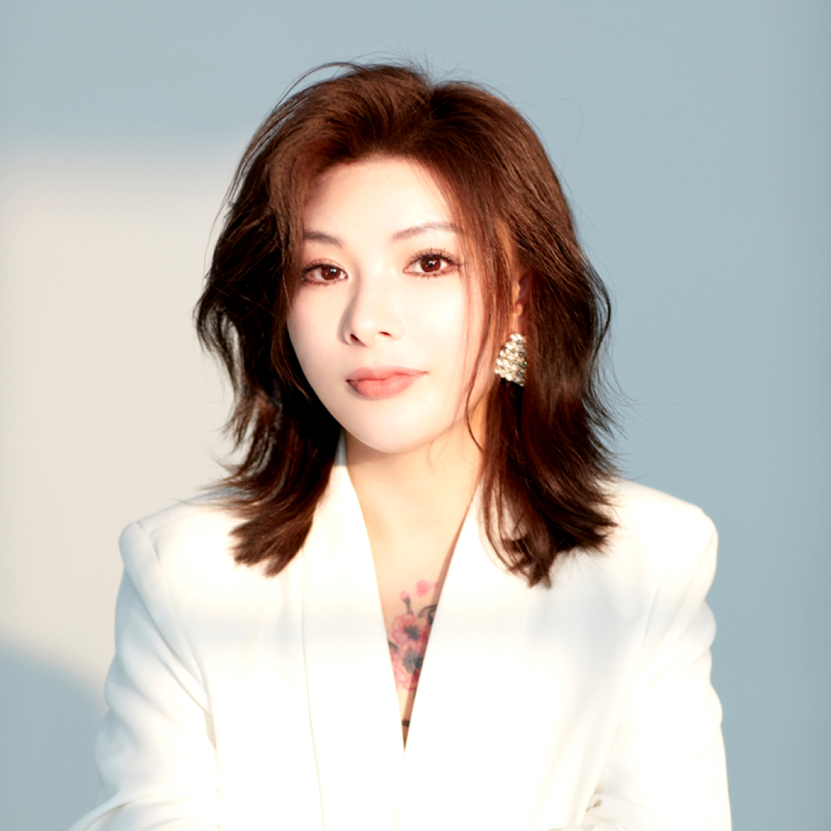 清秀和夕阳的照片