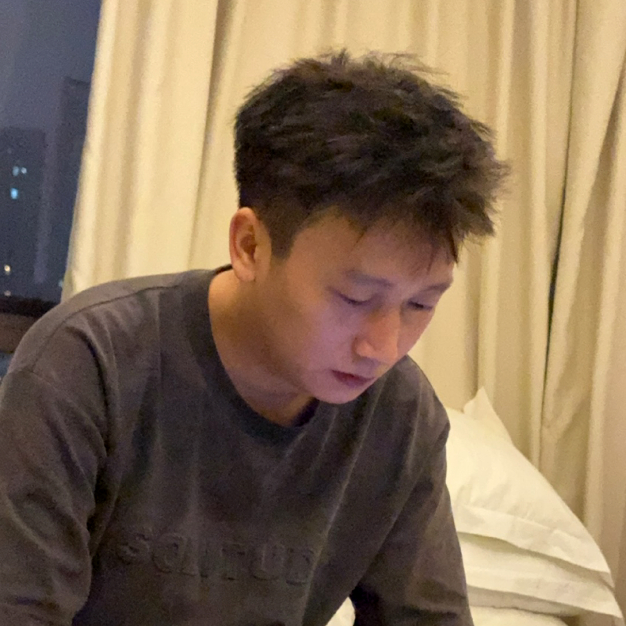 哭泣de罗宾照片
