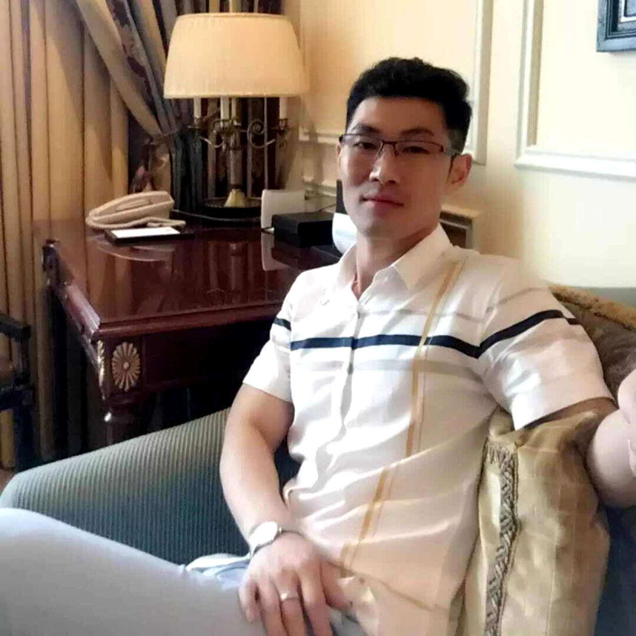 风中的摇曳的照片