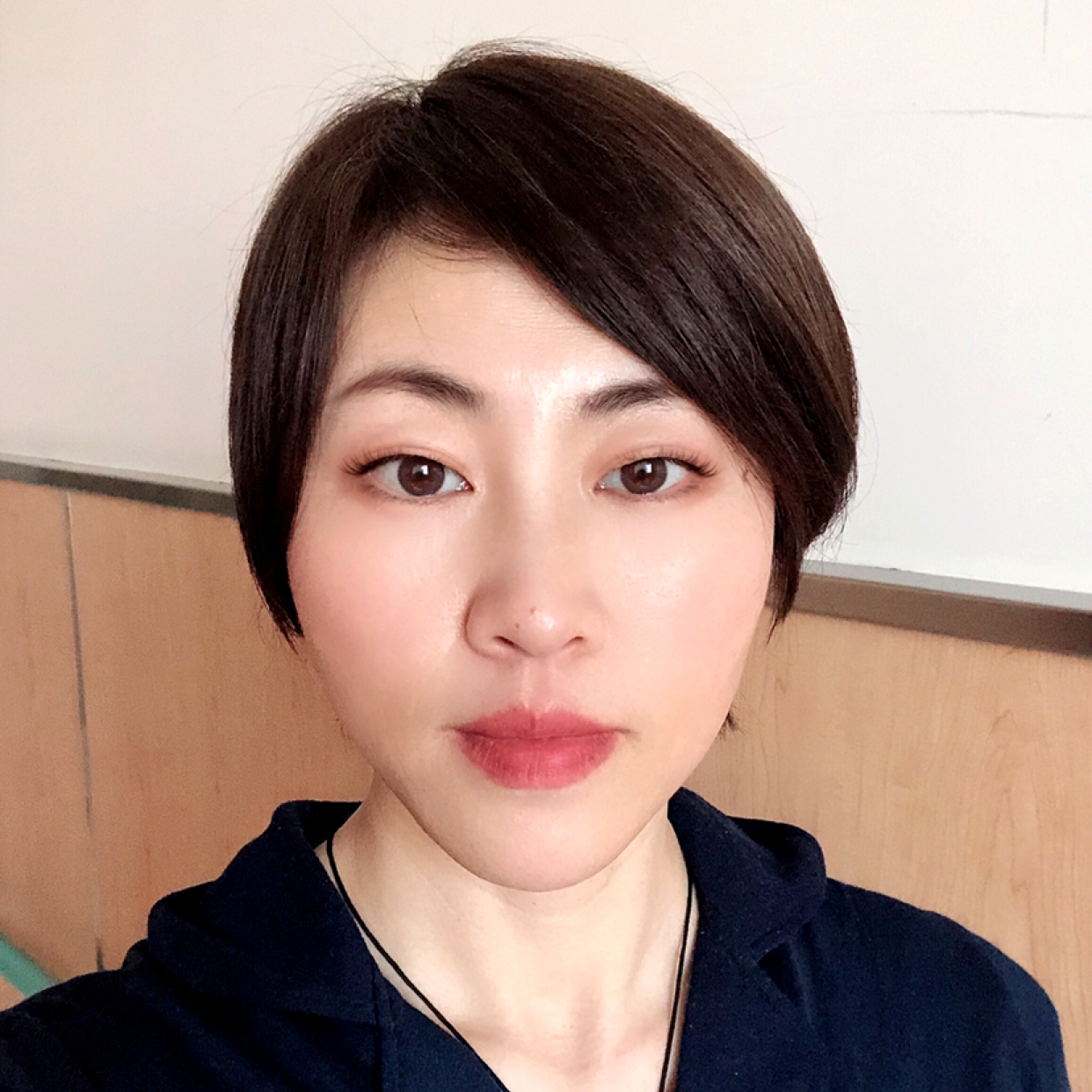 跳跃那草莓的照片