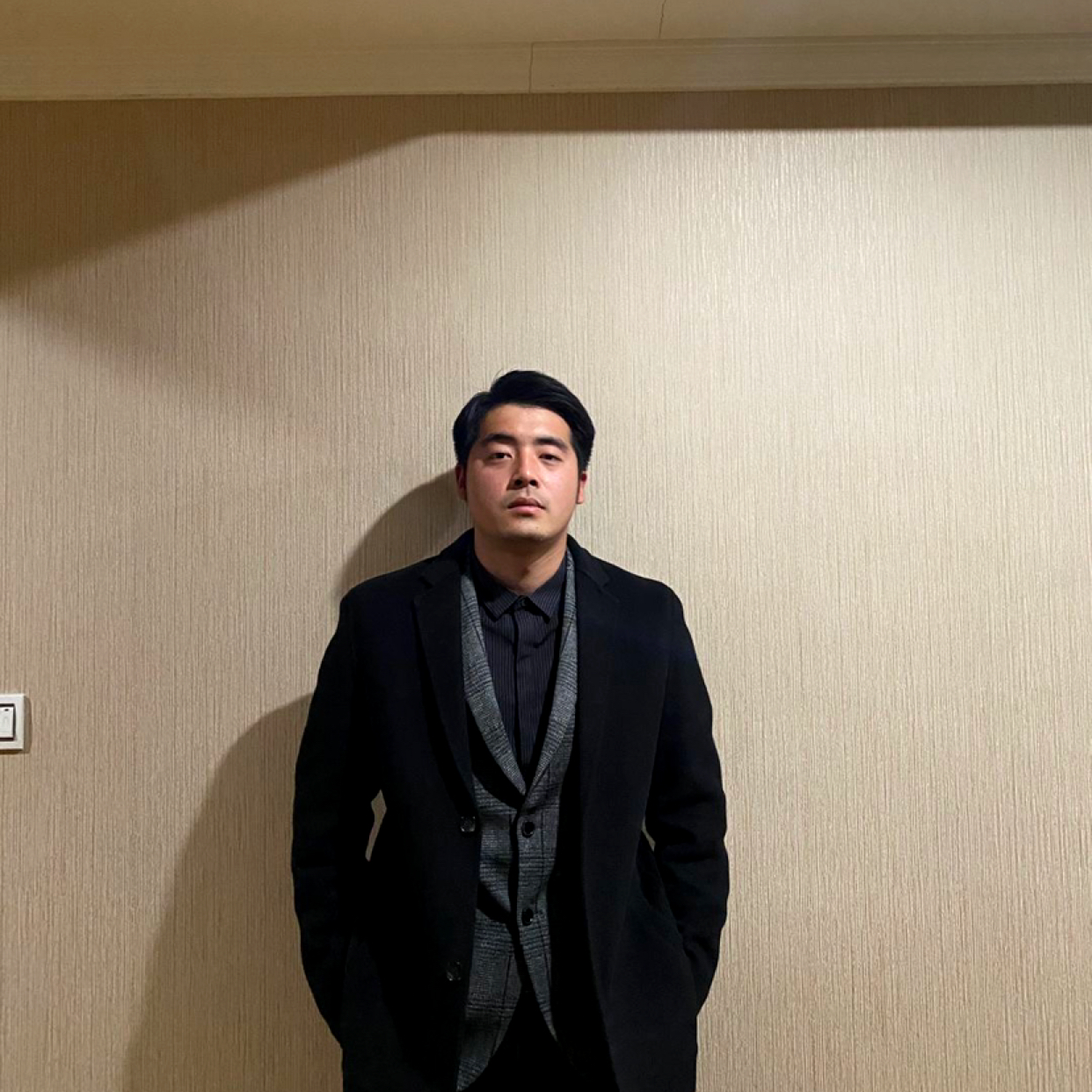 口红蹙眉笨笨的照片