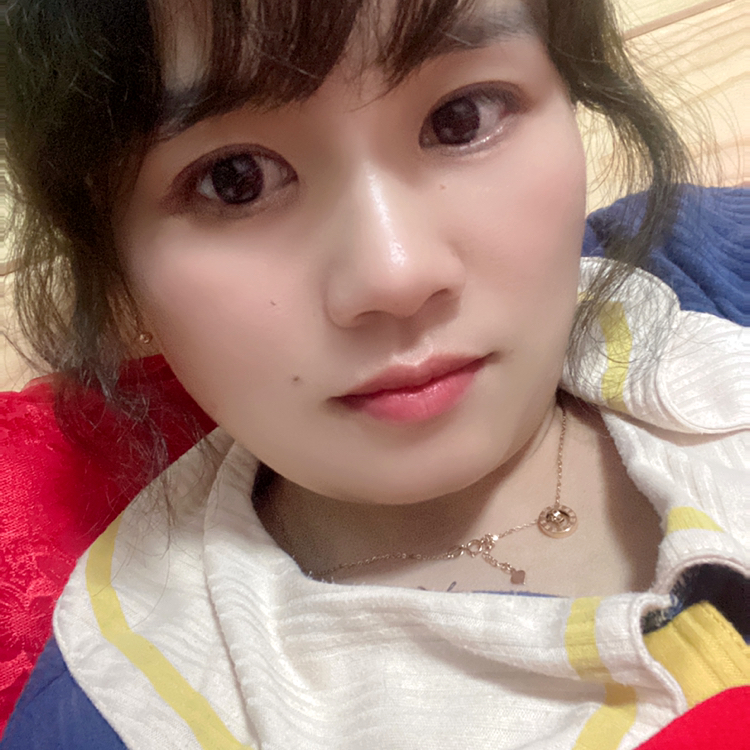 泥猴桃凝眸单纯的照片