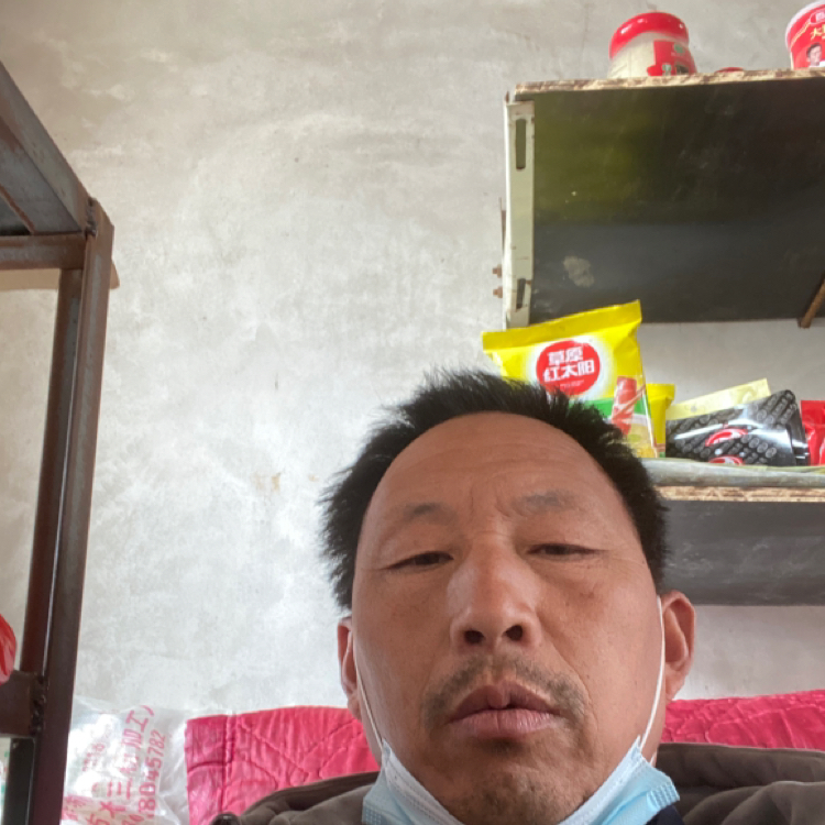 黑裤方无垠的照片