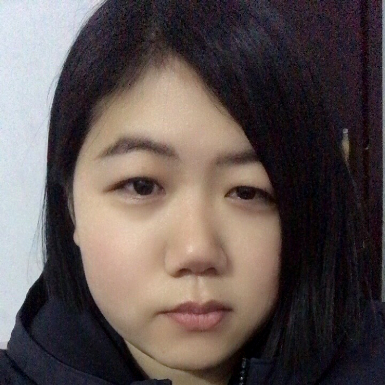 冬日深拥笑点低的照片