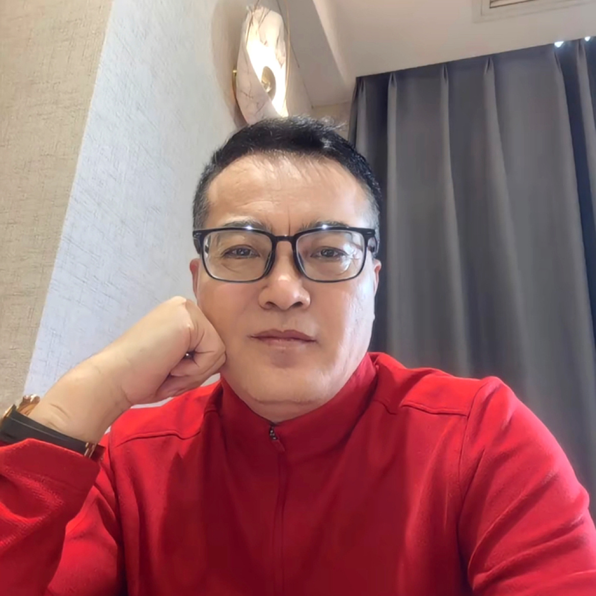 不介意你来晚
