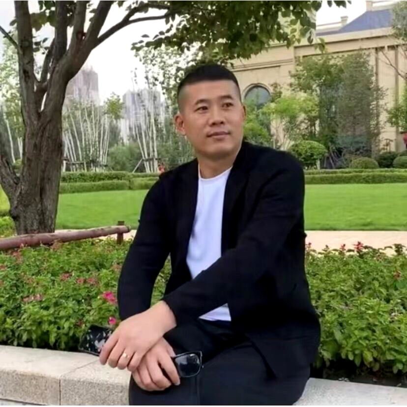 奋斗的蜗牛的照片