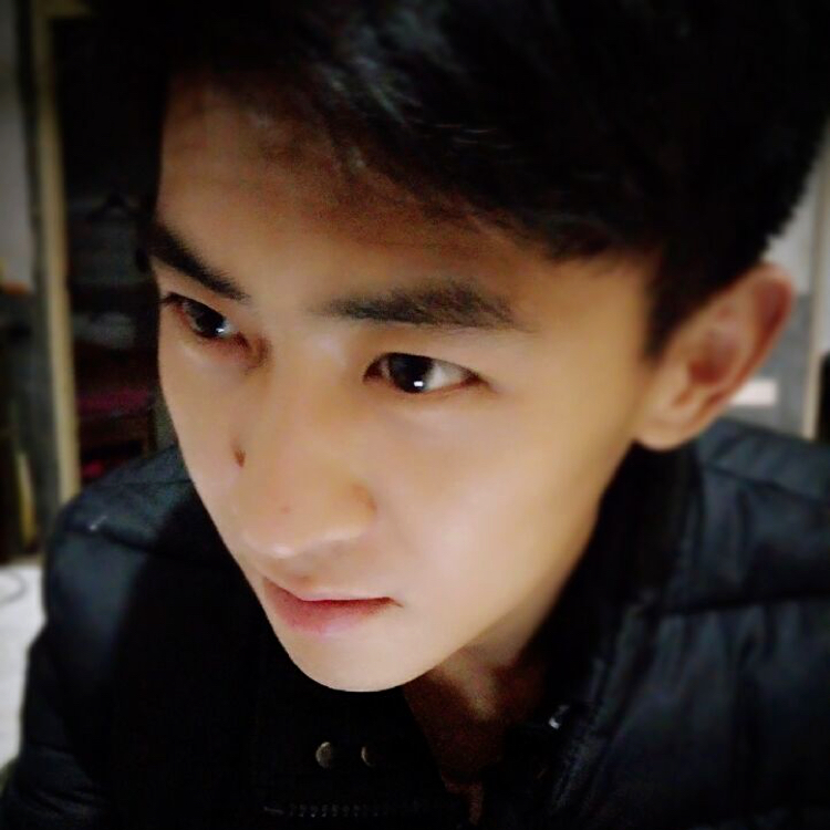 中心等待激昂的照片