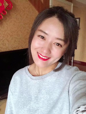 在等待那个人的照片