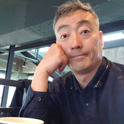 月光和清晨的阳光的照片