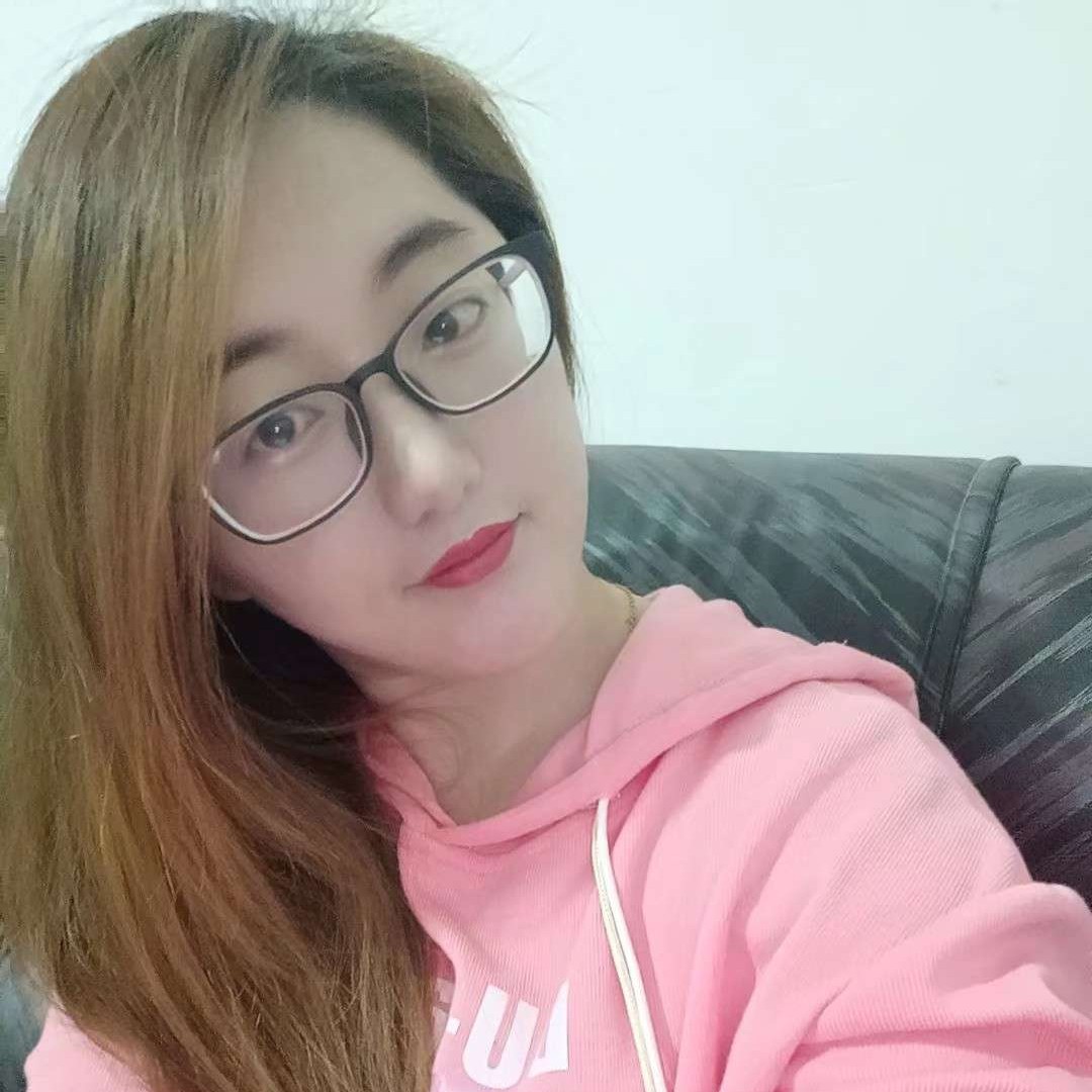 一个人挽手往事的照片