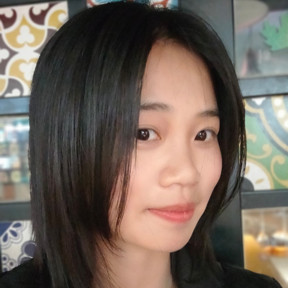 欢喜倾心绿草的照片