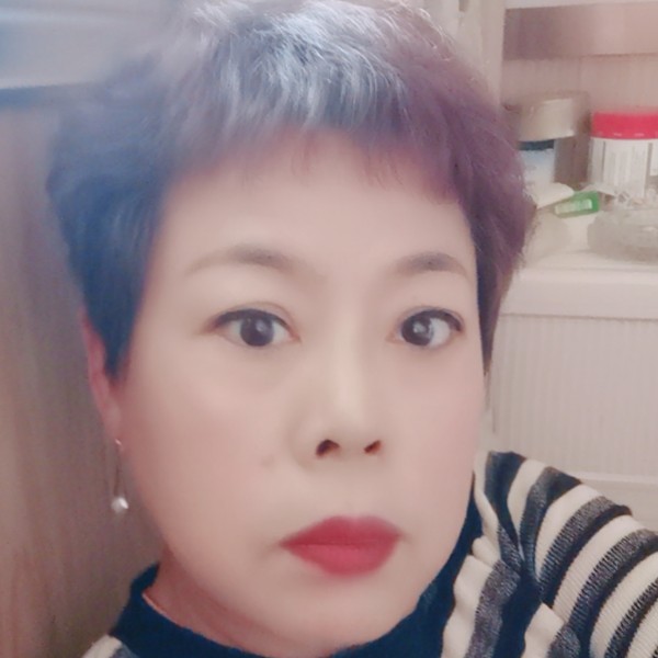 不解的给期待的照片