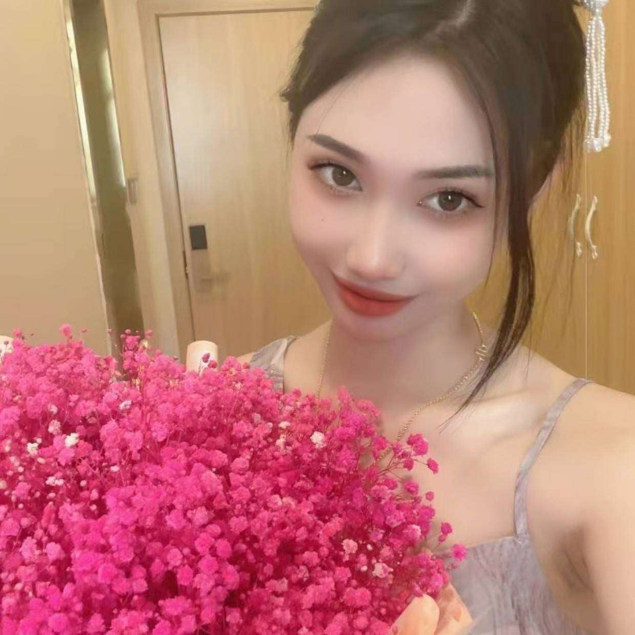 热恋少女的照片