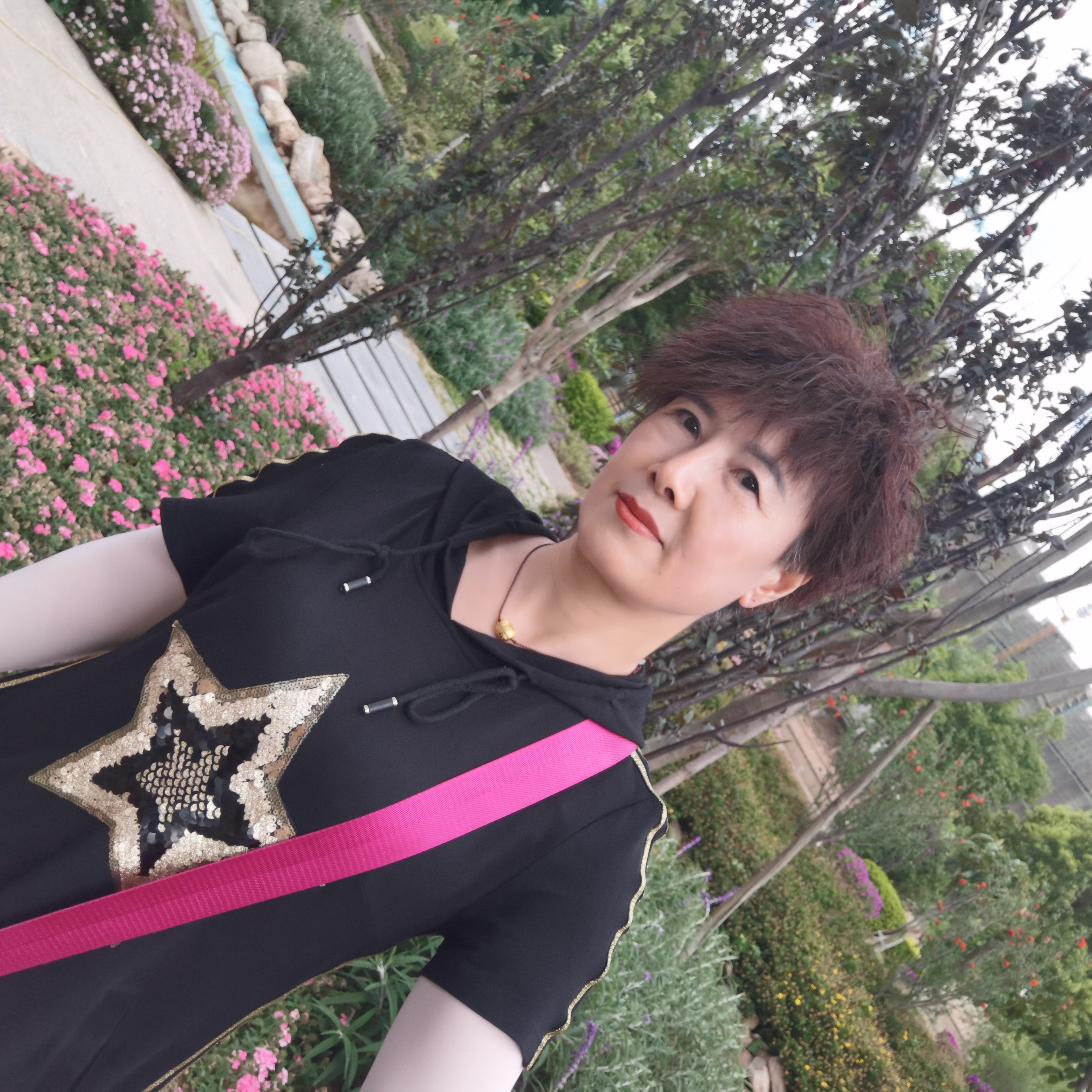 月饼回首风中的照片