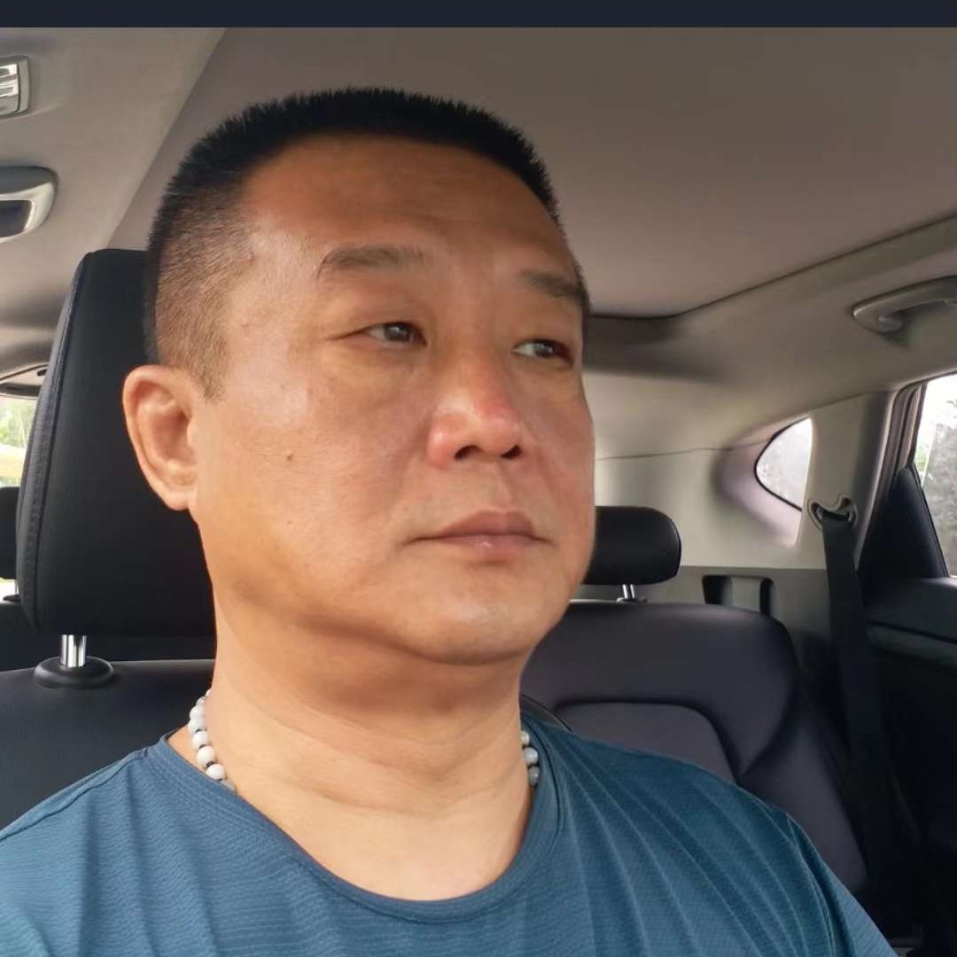 小馒头浅吻疯狂的照片