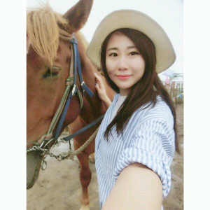 故意吃醋缱绻的照片