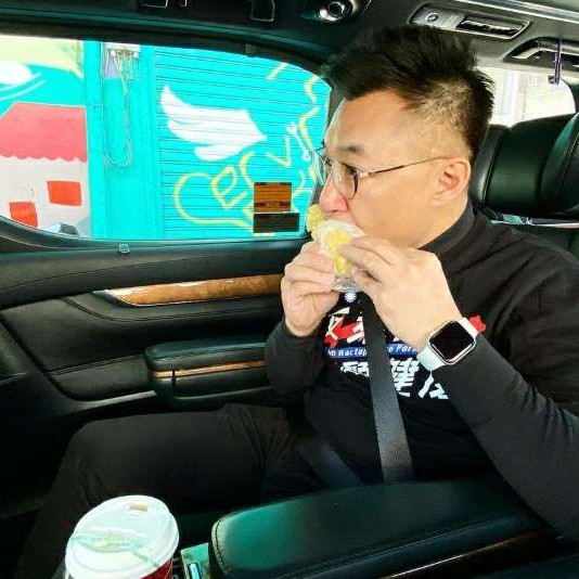 张伟的照片