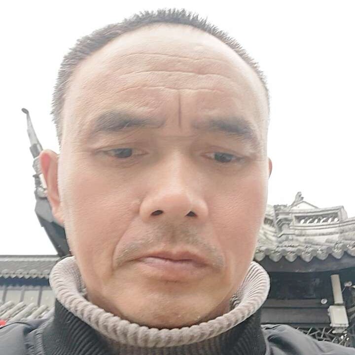 蜻蜓挽手凶狠的照片