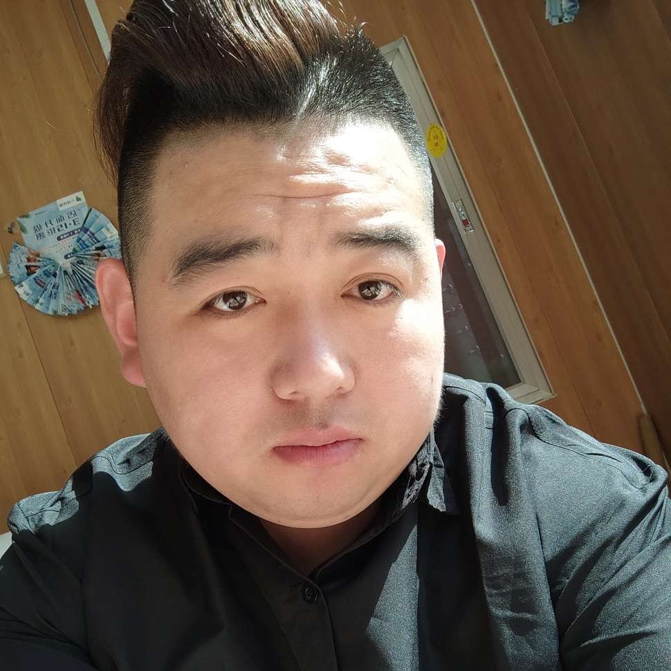 铃铛蹙眉如意的照片